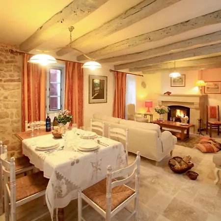 Nadaillac-de-rouge Sleeps 8 Pool Air Con Wifi *