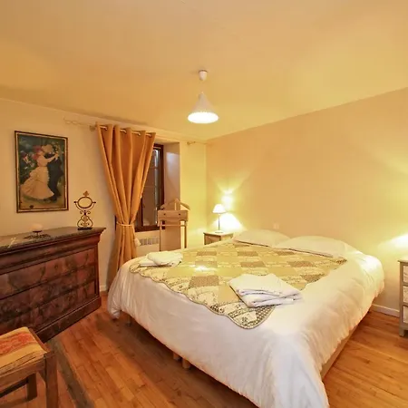Nadaillac-de-rouge Sleeps 8 Pool Air Con Wifi * Nadaillac-de-Rouge
