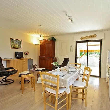 Nadaillac-de-rouge Sleeps 8 Pool Air Con Wifi Villa