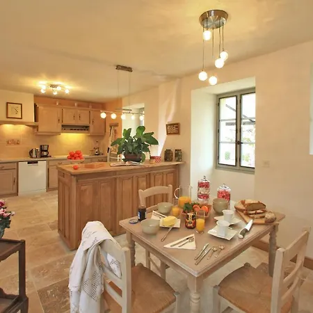 Nadaillac-de-rouge Sleeps 8 Pool Air Con Wifi Nadaillac-de-Rouge