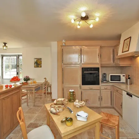Villa Nadaillac-de-rouge Sleeps 8 Pool Air Con Wifi