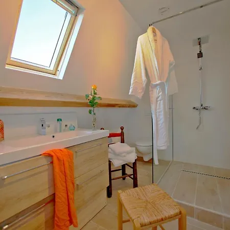 Villa Nadaillac-de-rouge Sleeps 8 Pool Air Con Wifi