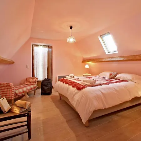 Villa Nadaillac-de-rouge Sleeps 8 Pool Air Con Wifi *